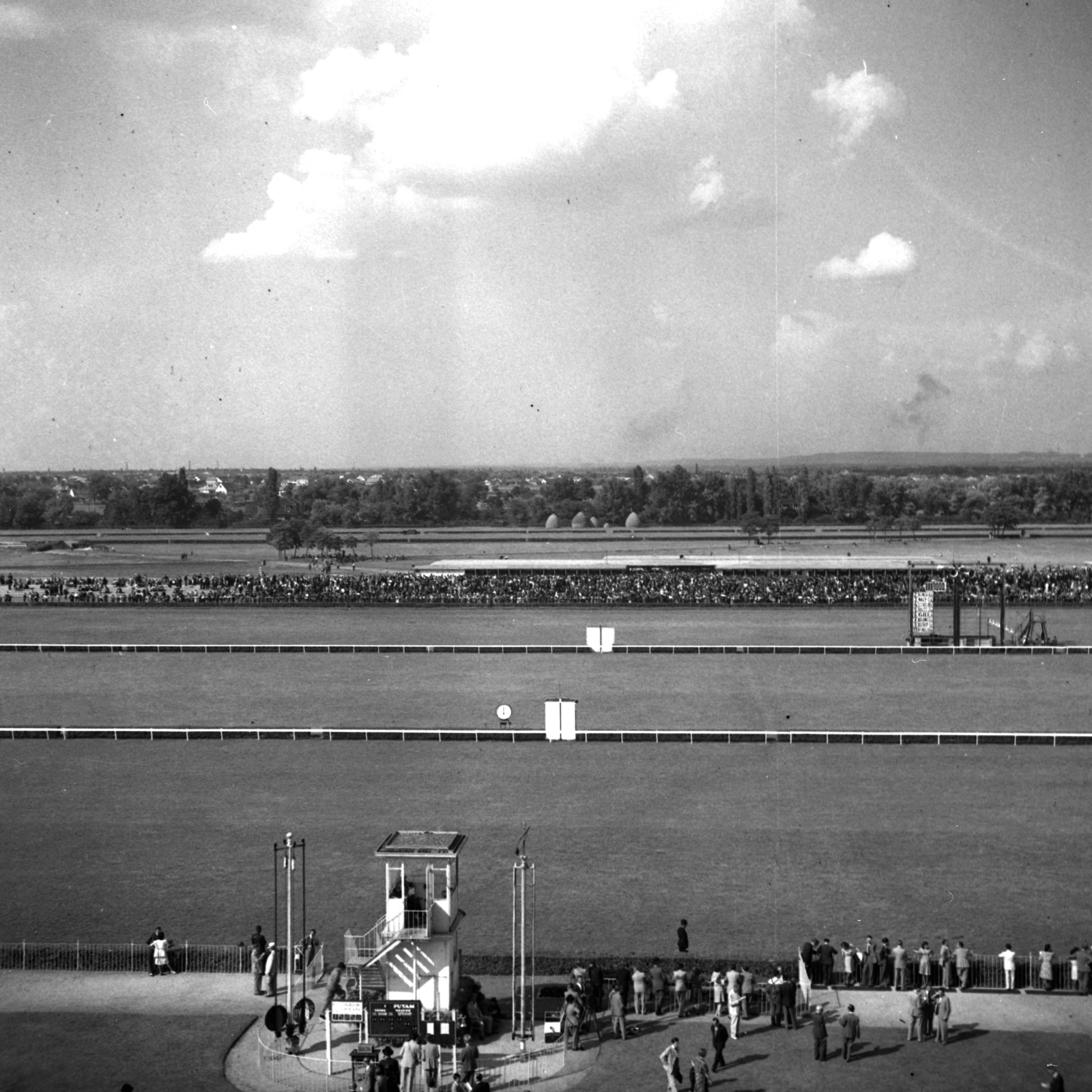 Hungary, Budapest X., Albertirsai út, Lóversenypálya, futópályák., 1938, Kölcsey Ferenc Dunakeszi Városi Könyvtár / Petanovits fényképek, horse race, Budapest, Fortepan #29604