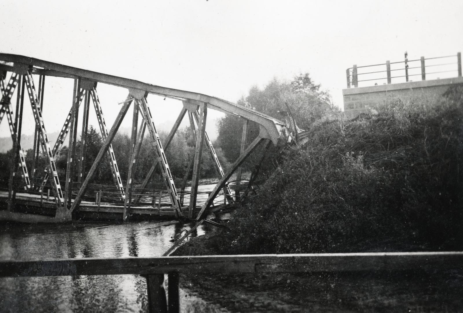 1941, Szegő István, wrecked bridge, Fortepan #296162