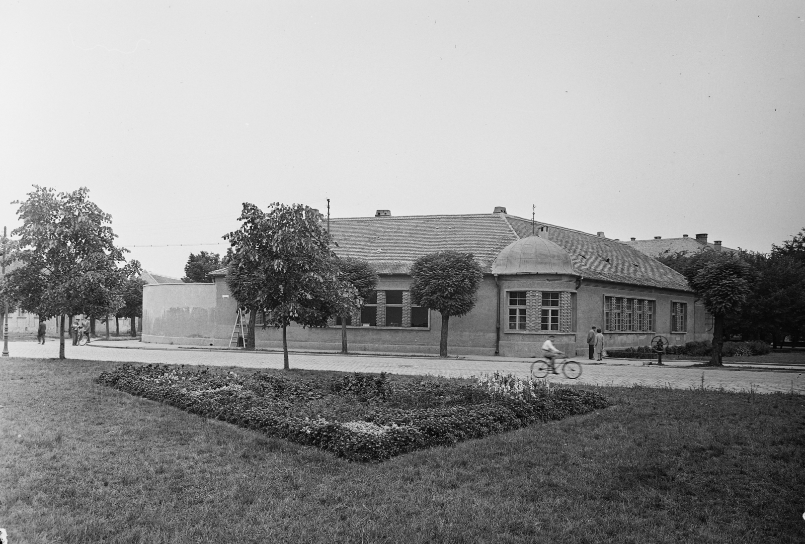 Magyarország, Baja, a Cirfusz Ferenc utca és a Kossuth Lajos utca egykori találkozása., 1960, UVATERV, Fortepan #2966