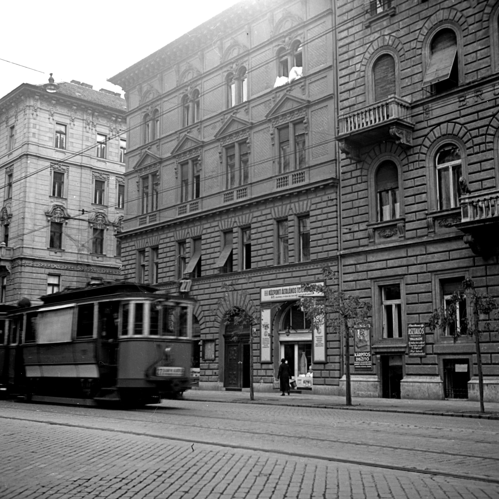 Magyarország, Budapest VII., Damjanich utca 37., 1938, Kölcsey Ferenc Dunakeszi Városi Könyvtár / Petanovits fényképek, utcakép, villamos, Budapest, viszonylatszám, Fortepan #29694