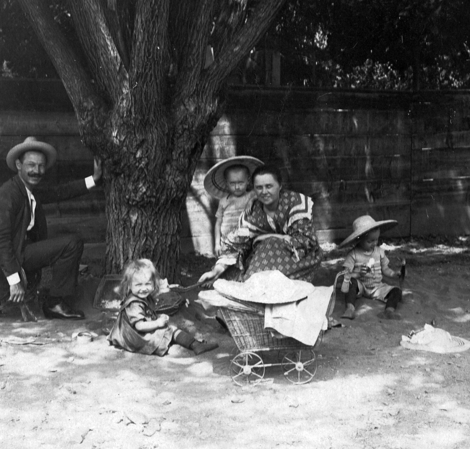 1905, Cholnoky Tamás, tableau, Fortepan #29714