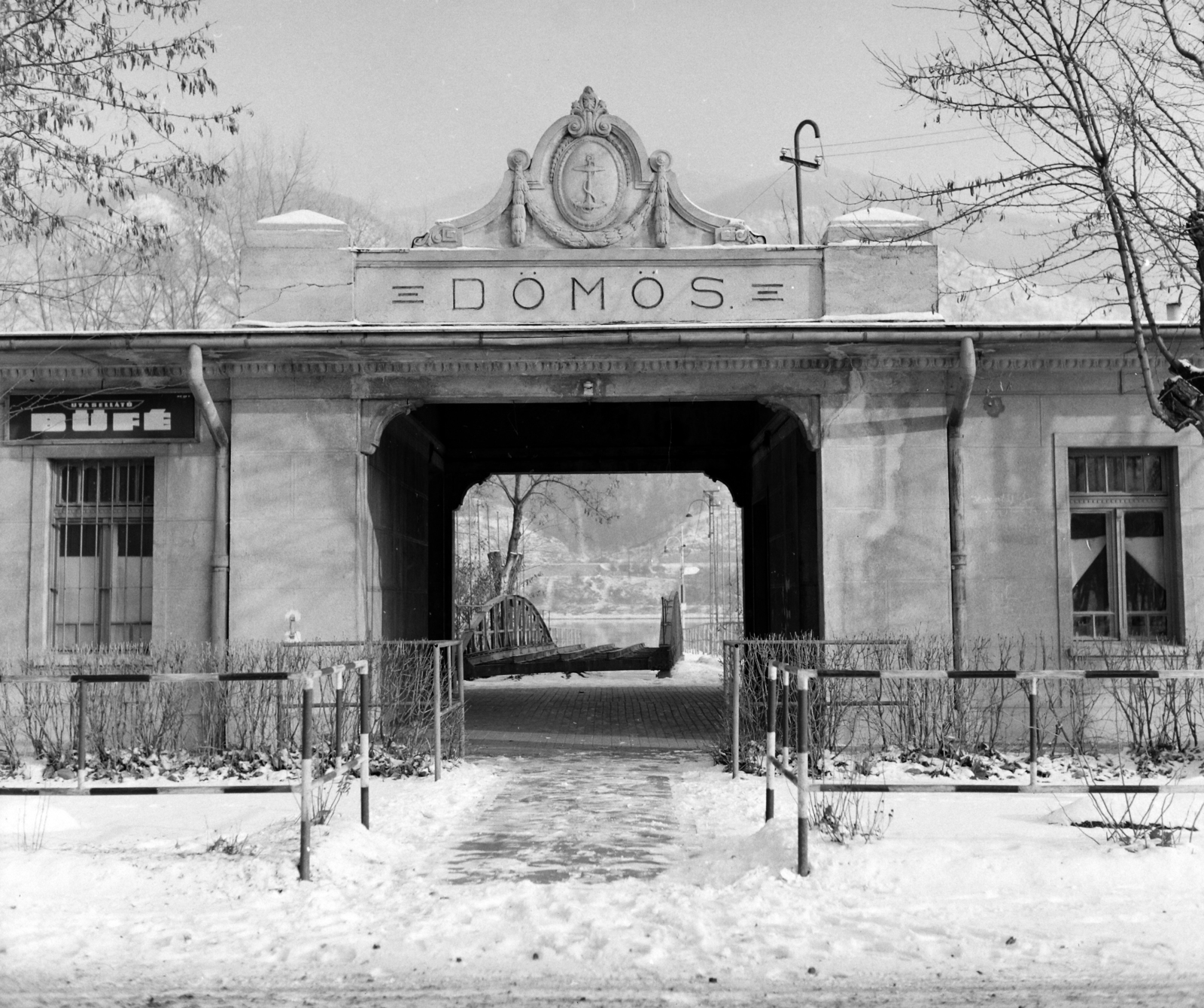 Hungary, Dömös, hajóállomás., 1964, UVATERV, winter, Fortepan #2977