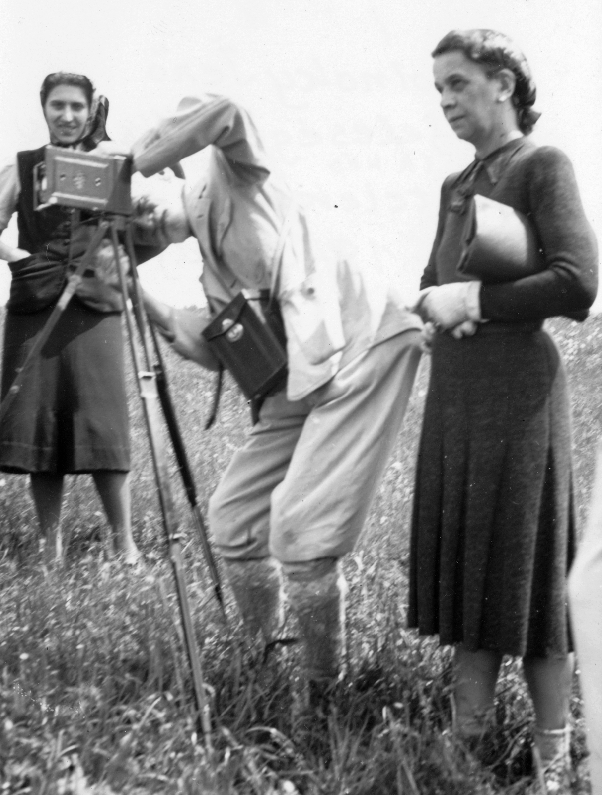 Hungary, Aggtelek, Cholnoky Jenő földrajztudós és mellette felesége Fink Ida., 1940, Cholnoky Tamás, camera, photography, scaffolding, Fortepan #29860