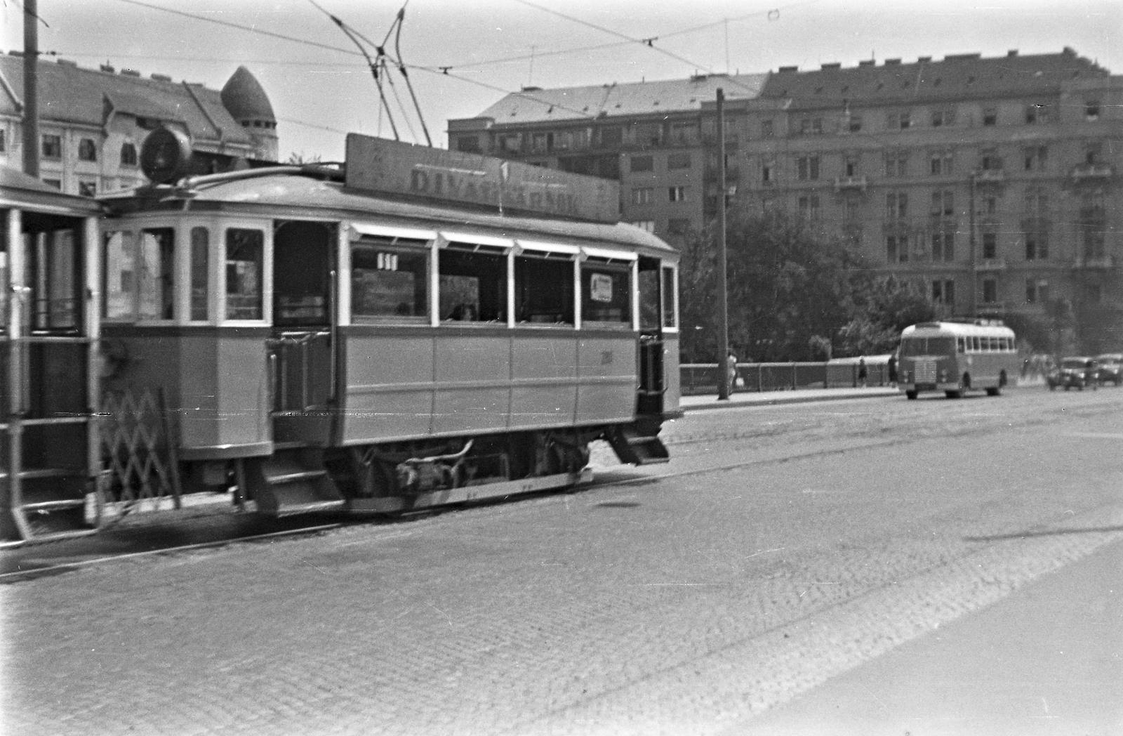 Hungary, Budapest XIII., Jászai Mari tér a Margit hídról nézve., 1963, Németh Tamás, bus, Hungarian brand, Ikarus-brand, tram, Budapest, Fortepan #29905