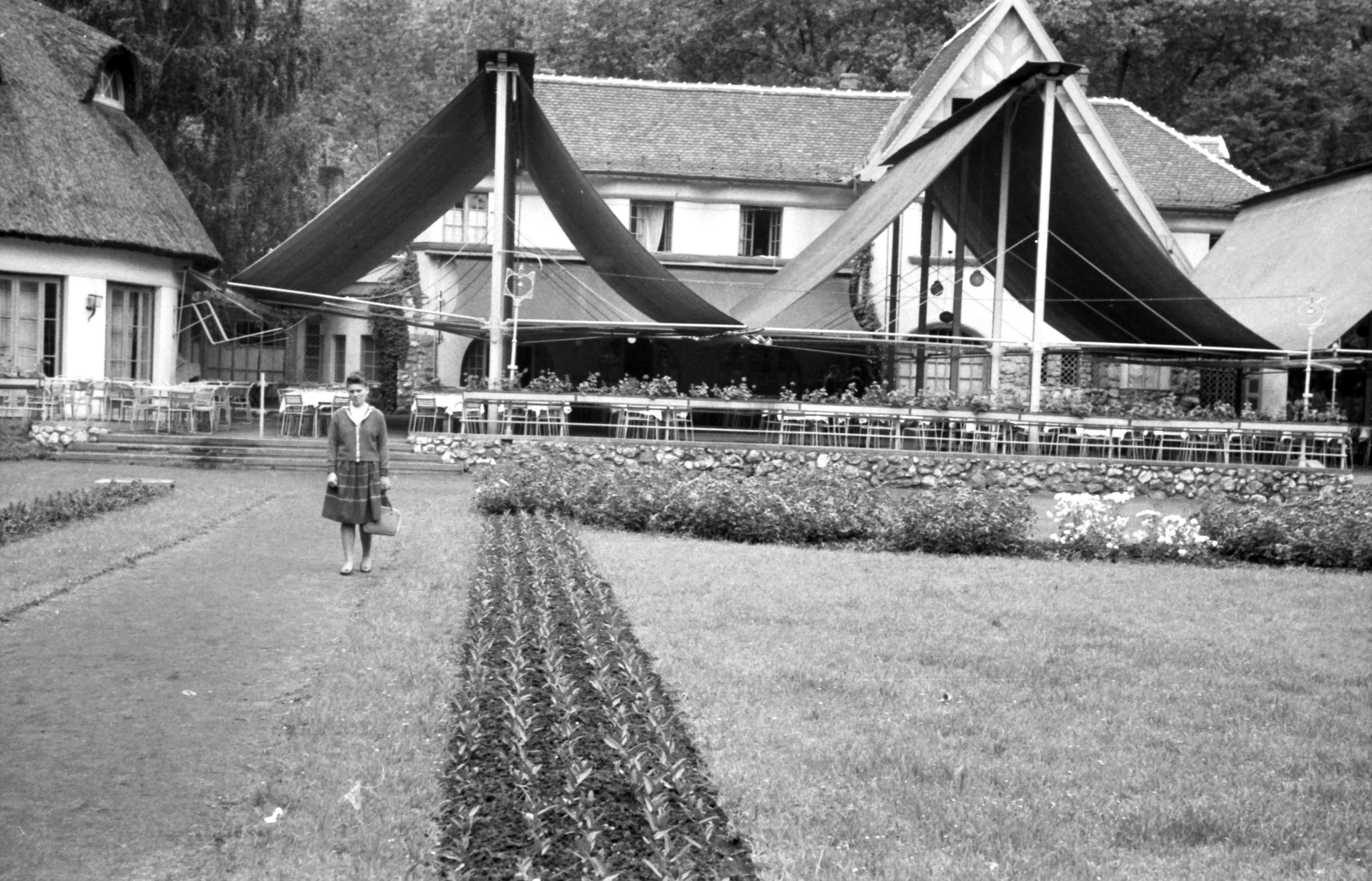Hungary, Miskolc,Miskolctapolca, Anna Szálló és Étterem., 1963, Fortepan, portrait, hospitality, thatch roof, lady, Fortepan #29932