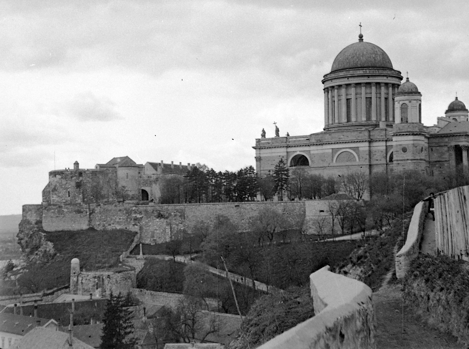 Magyarország, Esztergom, kilátás Szent Tamás-hegyről a Várhegy és a Bazilika felé., 1932, Fortepan, templom, Fortepan #2999