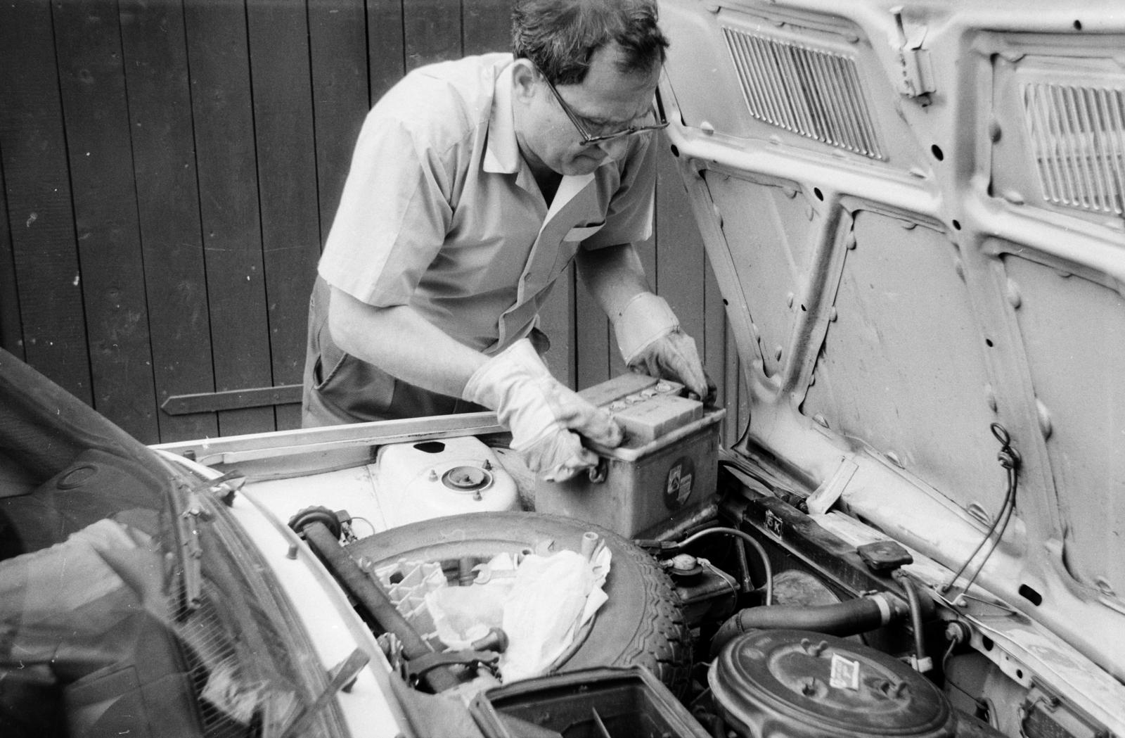 1980, Bara Péter, akkumulátor, Fortepan #300004