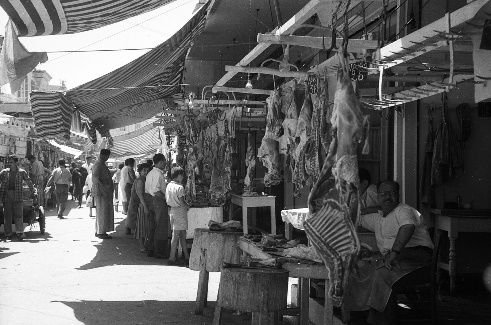 Greece, Heraklion, 1960, Csőke József, market, butcher shop, awning, Fortepan #30018