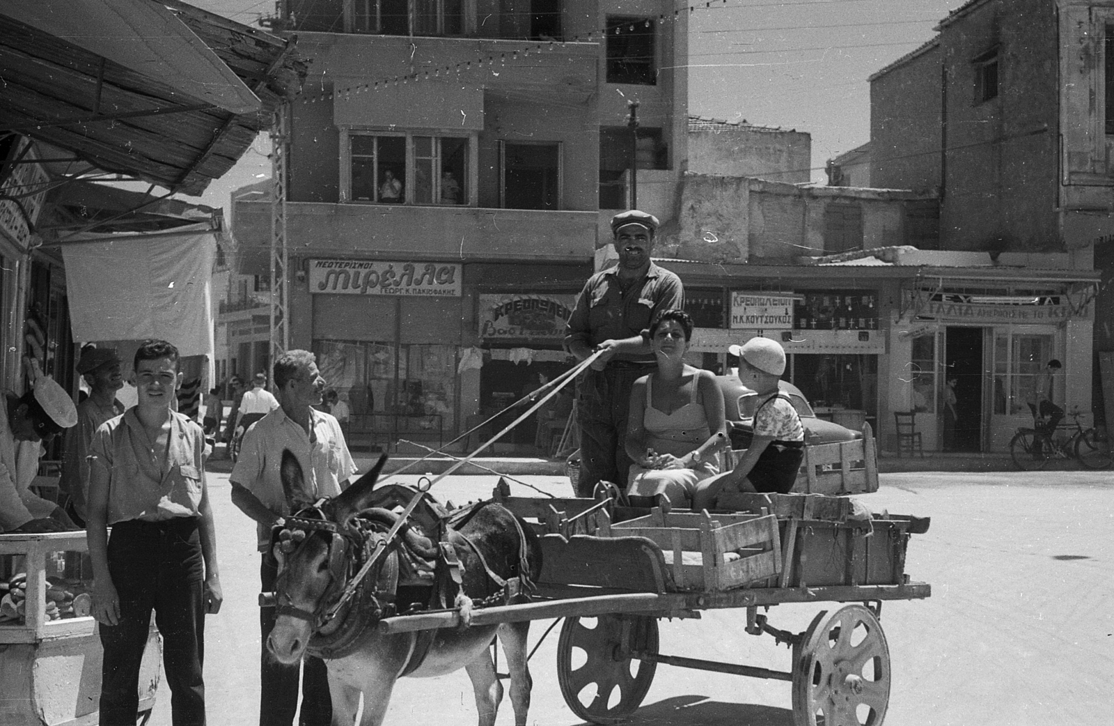 Görögország, Iráklió (Kréta), Kornarou tér az Evans utca felé nézve., 1960, Csőke József, szamár, görög ábécé, kordé, Fortepan #30019