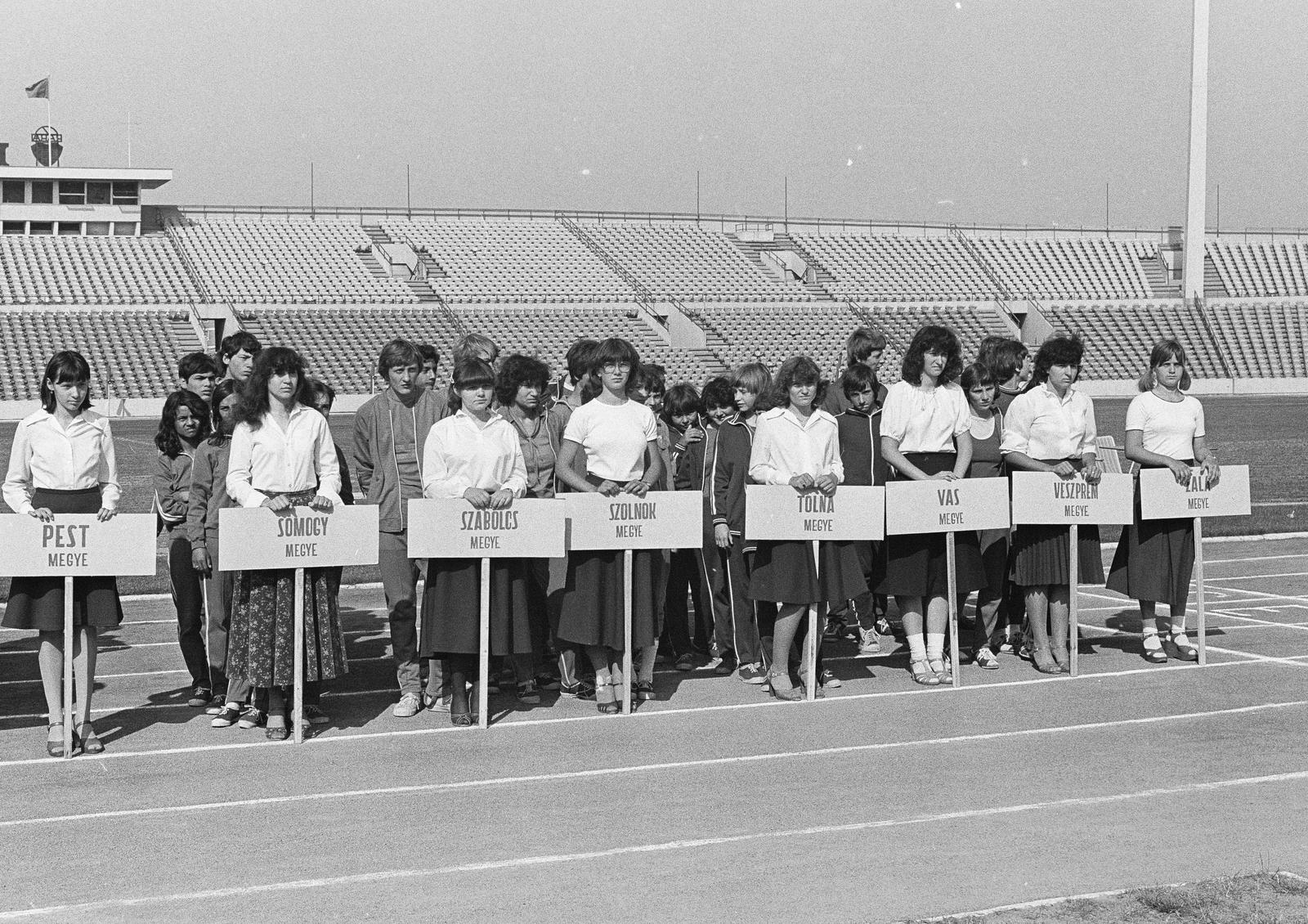 Magyarország, Győr, Rába ETO stadion, a Kisegítő iskolák VI. országos sport találkozója 1980. június 17-18-án., 1980, Illés Zoltán, Fortepan #300235