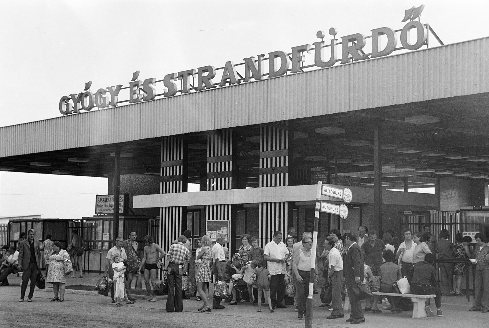 Magyarország, Mezőkövesd, Zsóry Gyógy- és Strandfürdő a város nyugati határában, a 3-as főút mellett., 1974, Liktor Ferenc, Fortepan #300442