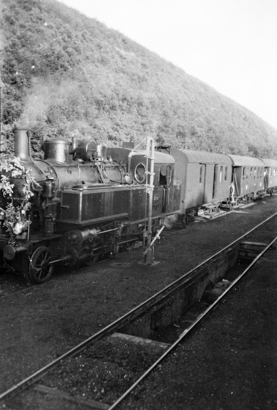 1952, Matkovics Tibor, vízdaru, gőzmozdony, szerelőakna, Fortepan #300473