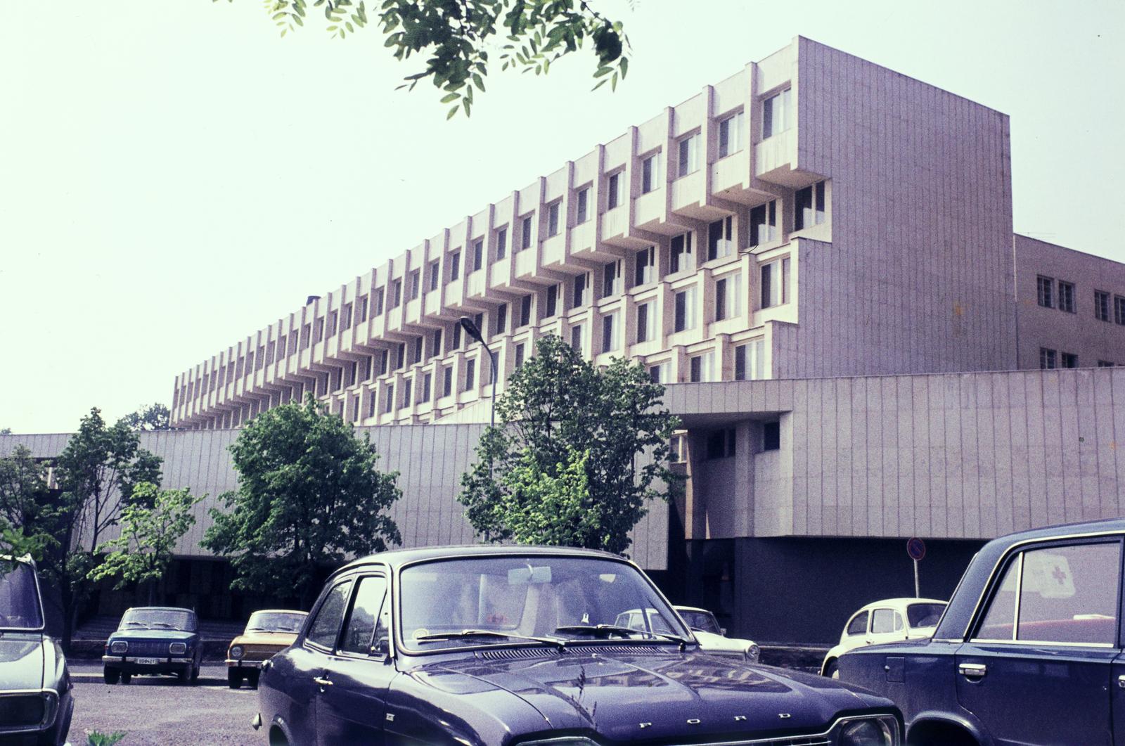 Magyarország, Budapest XII., Kútvölgyi úti Központi Állami Kórház (később Észak-Közép-budai Centrum, Új Szent János Kórház és Szakrendelő Kútvölgyi Tömb)., 1978, Mnyerczán Tamás, Budapest, Fortepan #300557