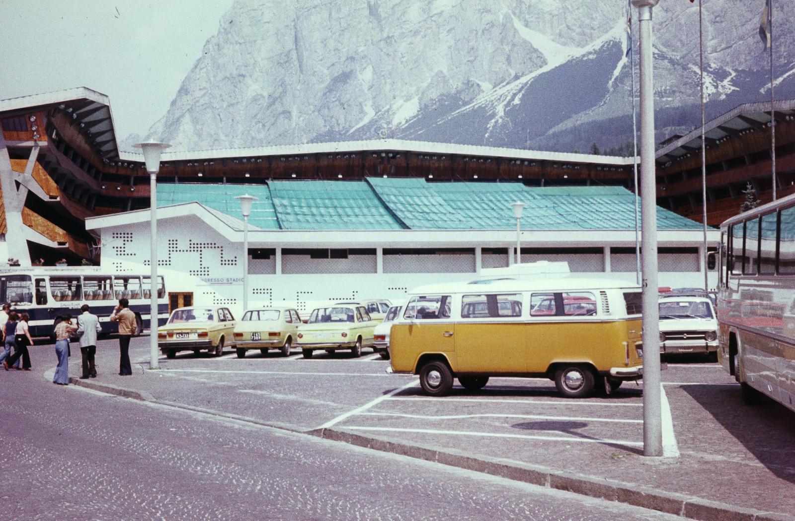 1971, Mnyenczán Tamás, modern architecture, colorful, car park, Fortepan #300571