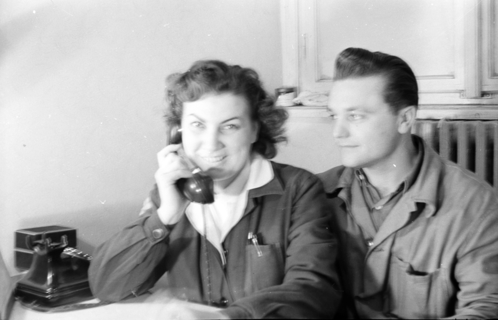 1955, Fortepan, workplace, telephone, window, man, woman, double portrait, radiator, overall, Fortepan #30060