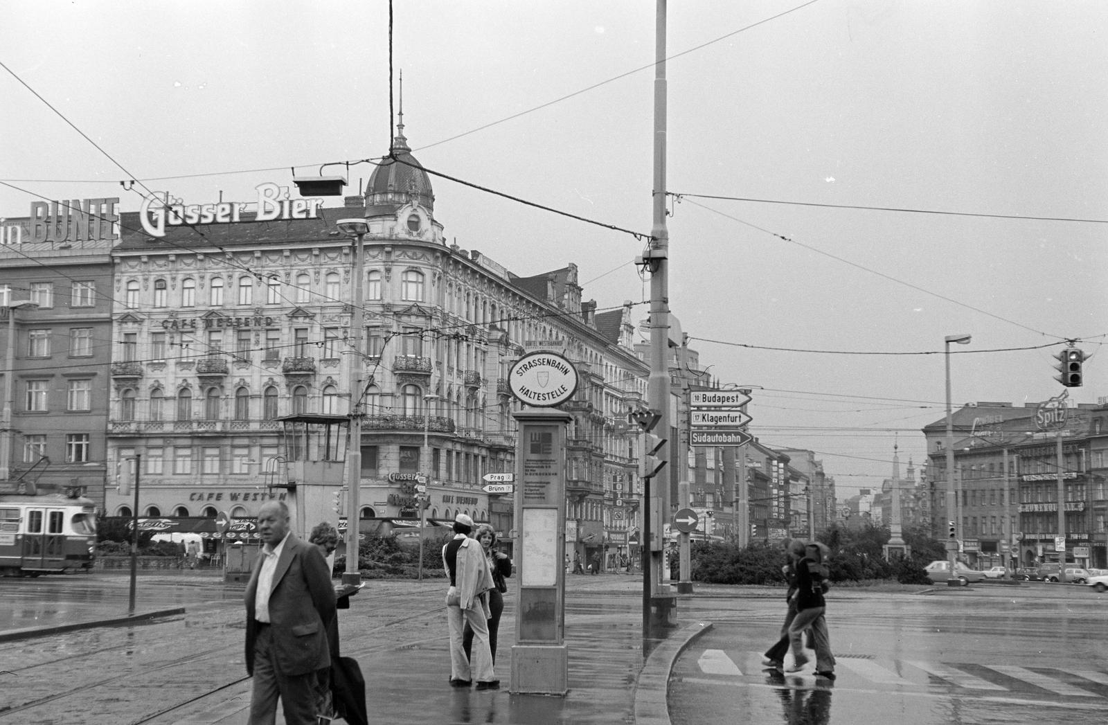 1975, Rékai Zsolt, tram stop, Fortepan #300626