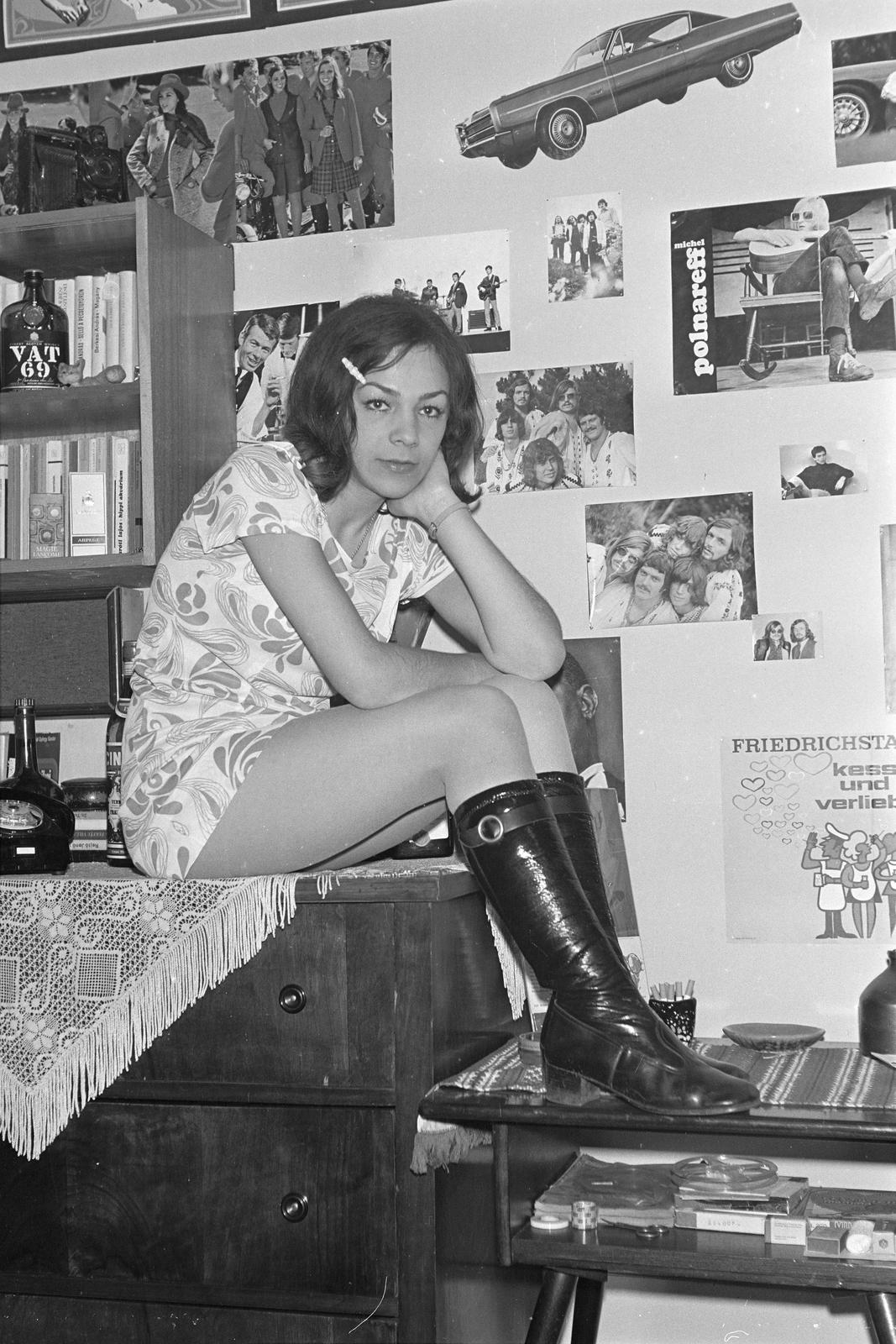 1971, Rékai Zsolt, Best of, hölgy, csizma, poszter, fejtámasztás, Fortepan #300643