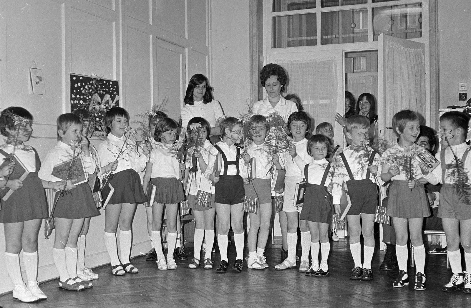 1971, Rékai Zsolt, ünnepség, kantárosnadrág, óvoda, Fortepan #300672