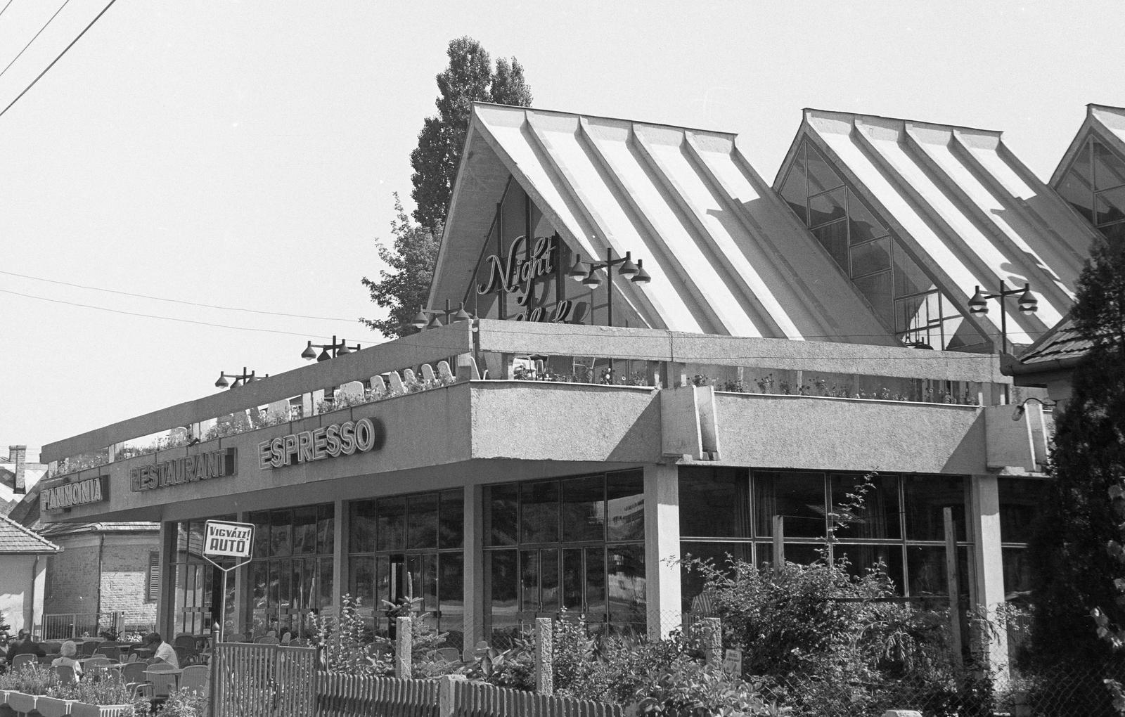Magyarország,Balaton, Siófok, Balaton utca, Delta Étterem és Night Club., 1970, Rékai Zsolt, Fortepan #300717