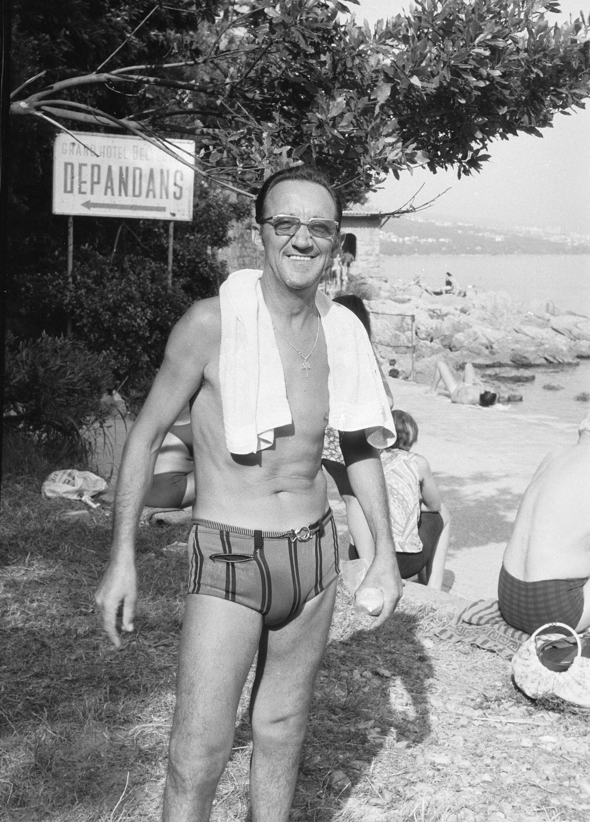 Horvátország,Adria, Abbázia, Obalno šetalište Franza Josefa I / Lungomare., 1967, Rékai Zsolt, félmeztelen, törülköző, Fortepan #300720