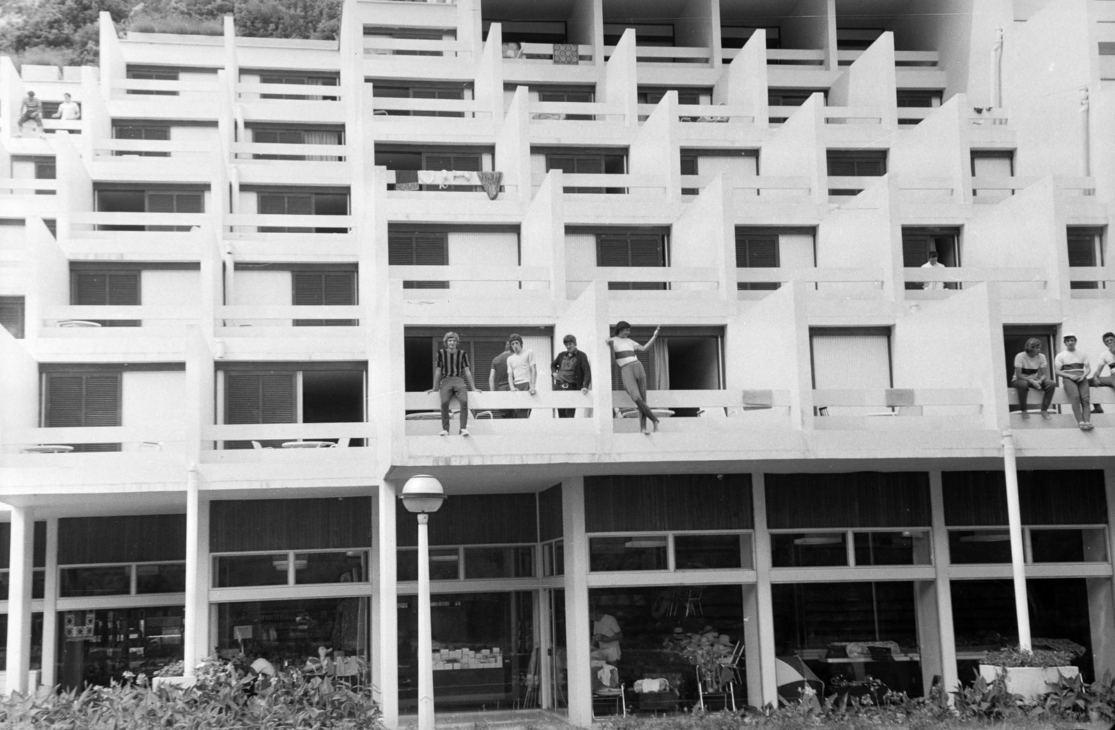 Horvátország,Adria, Rabac, Maslinica 3, Hotel Narcis homlokzata., 1970, Rékai Zsolt, Fortepan #300745