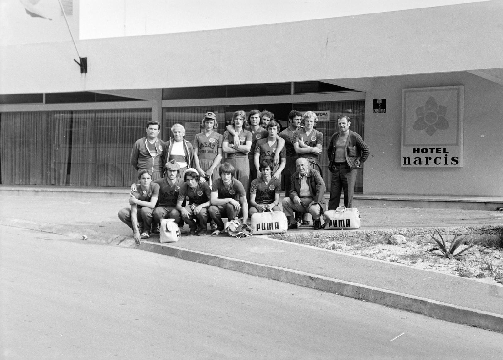 Horvátország,Adria, Rabac, Maslinica 3, a felvétel a Hotel Narcis előtt készült., 1970, Rékai Zsolt, Fortepan #300748