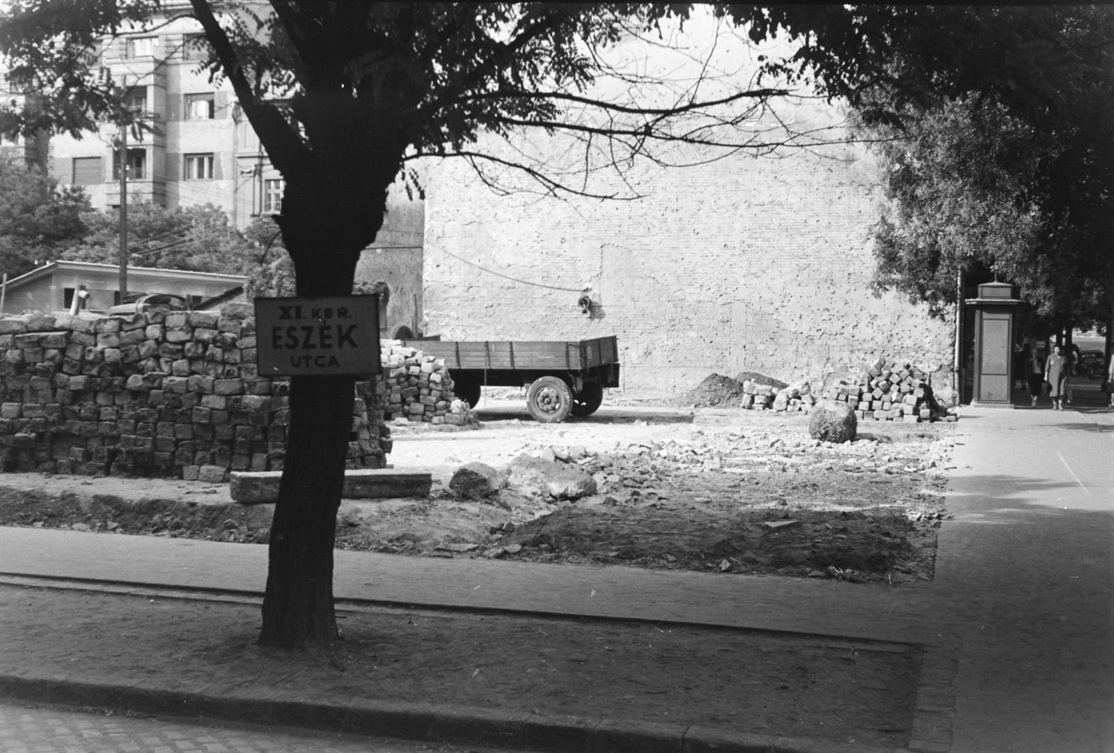 Hungary, Budapest XI., Eszék utca, telek a Fehérvári útnál, 1955, Szalay János, Budapest, Fortepan #300797