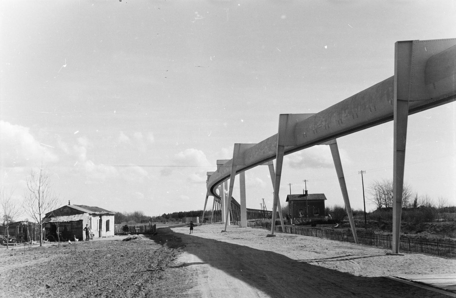 France, Châteauneuf-sur-Loire, kísérleti függővasút pályája., 1961, Szalay János, Fortepan #300819