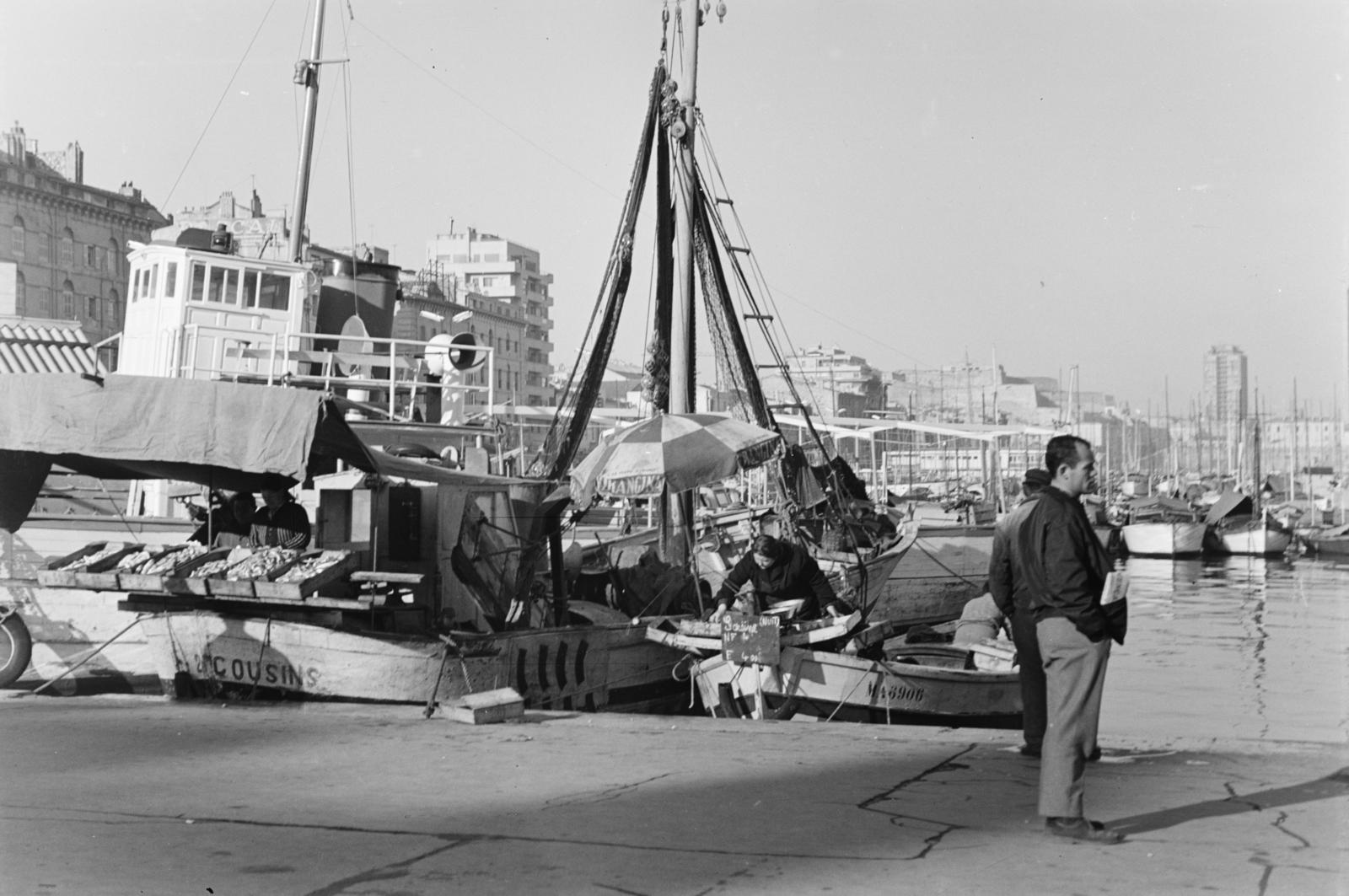 Franciaország, Marseille, régi kikötő (Vieux-Port de Marseille)., 1961, Szalay János, Fortepan #300835