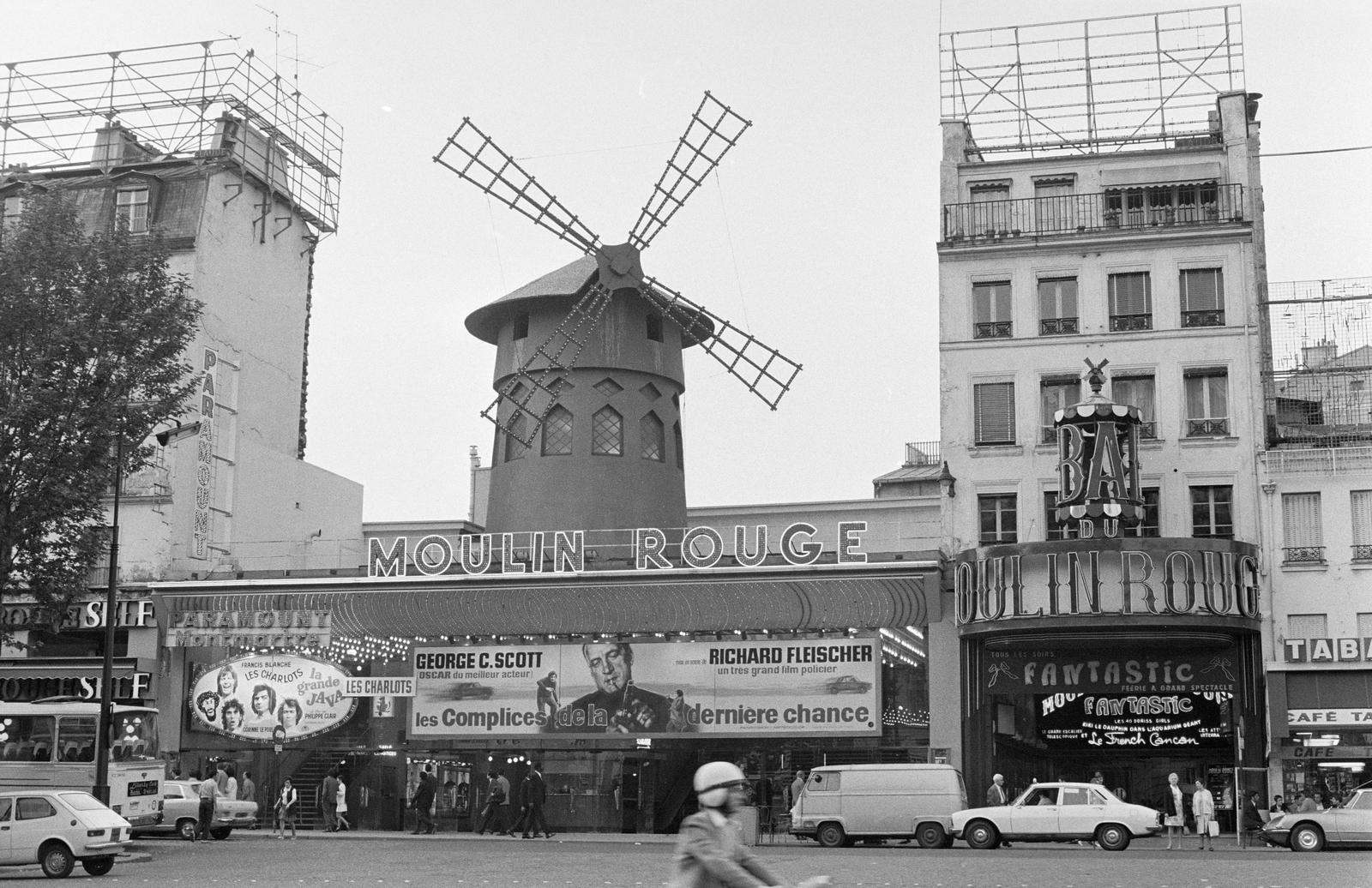 France, Paris, Boulevard de Clichy, Moulin Rouge mulató., 1973, Sólyom Balázs, Fortepan #300948