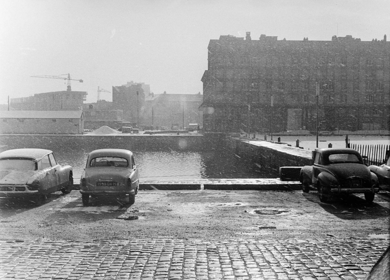 Franciaország, Le Havre, a Bassin du Commerce nyugati végénél előtérben a Quai George V., jobbra a Quai Alexandre III., 1960, Szalay János, Fortepan #301010