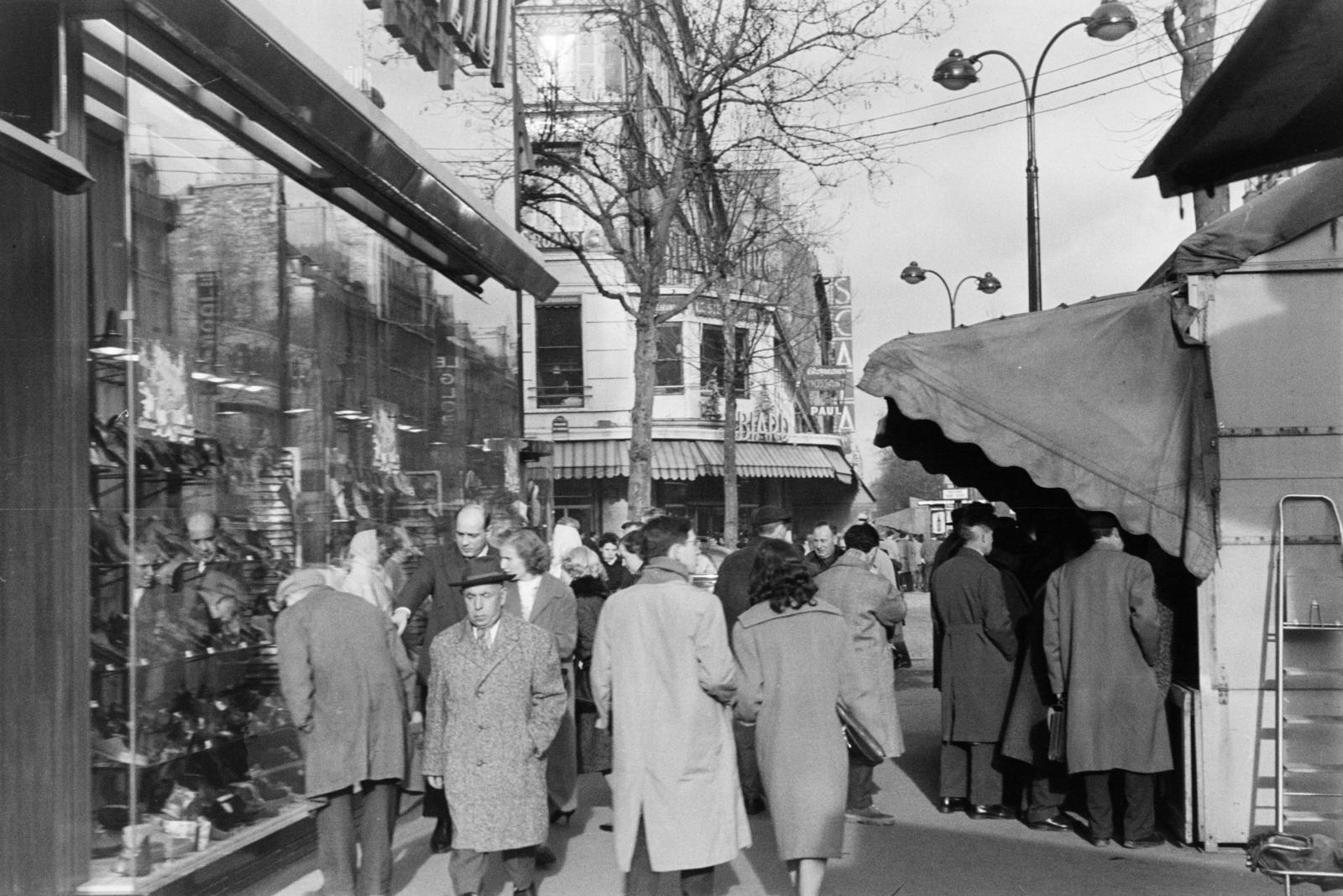France, Paris, a Boulevard de Sébastopol és a Boulevard Saint-Denis kereszteződése., 1960, Szalay János, Fortepan #301052