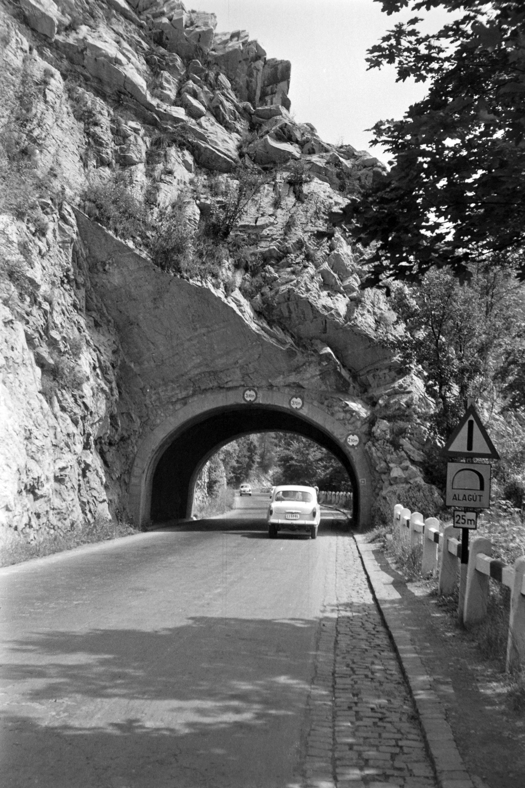 Hungary, Lillafüred, Miskolc, Vadas Jenő utca, alagút., 1965, Németh Tamás, tunnel, Fortepan #30109