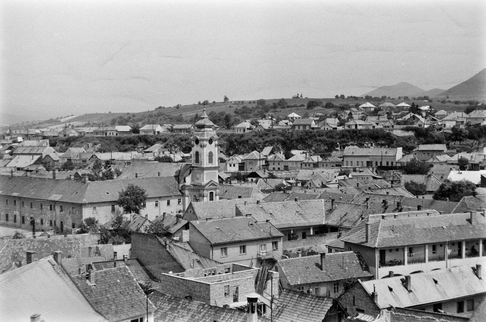 Hungary, Eger, látkép a Minaretből a Szervita templommal., 1965, Németh Tamás, Fortepan #30120
