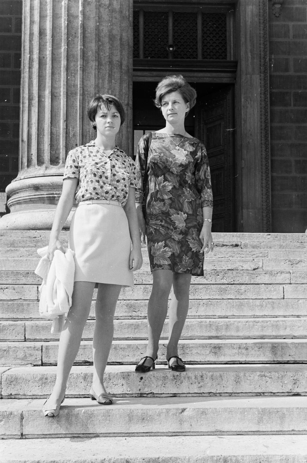 Hungary, Budapest XIV., Hősök tere, a felvétel a Szépművészeti Múzeum előtt készült., 1966, Szalay János, Budapest, Fortepan #301266