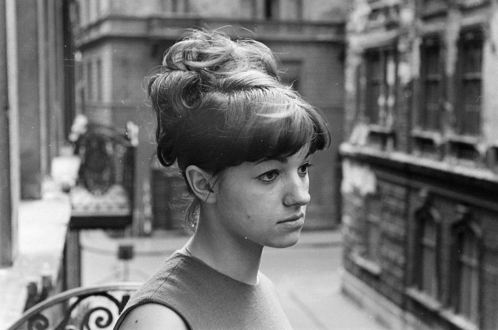 Magyarország, Budapest V., a felvétel a Molnár utca 20. számú sarokház Sörház utcai oldalán, egy erkélyen készült. Háttérben a Molnár utca., 1966, Szalay János, Budapest, Fortepan #301278