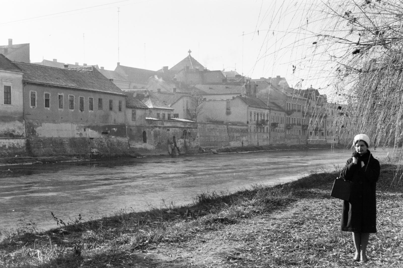 Románia,Erdély, Nagyvárad, a felvétel a Sebes-Körös partján készült., 1969, Szalay János, Fortepan #301376