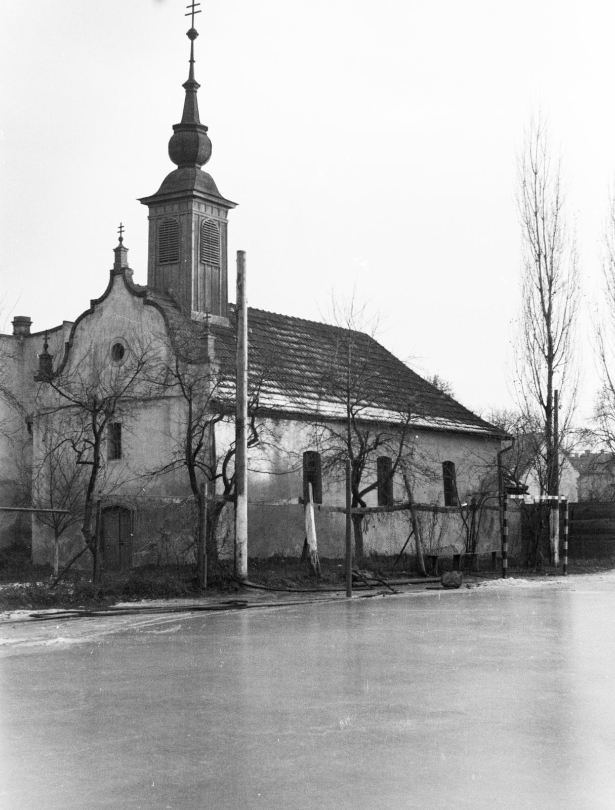 Romania,Transylvania, Oradea, Traian park (egykor Széchenyi tér), Szent Brigitta-templom., 1965, Szalay János, ice-skating rink, Fortepan #301385