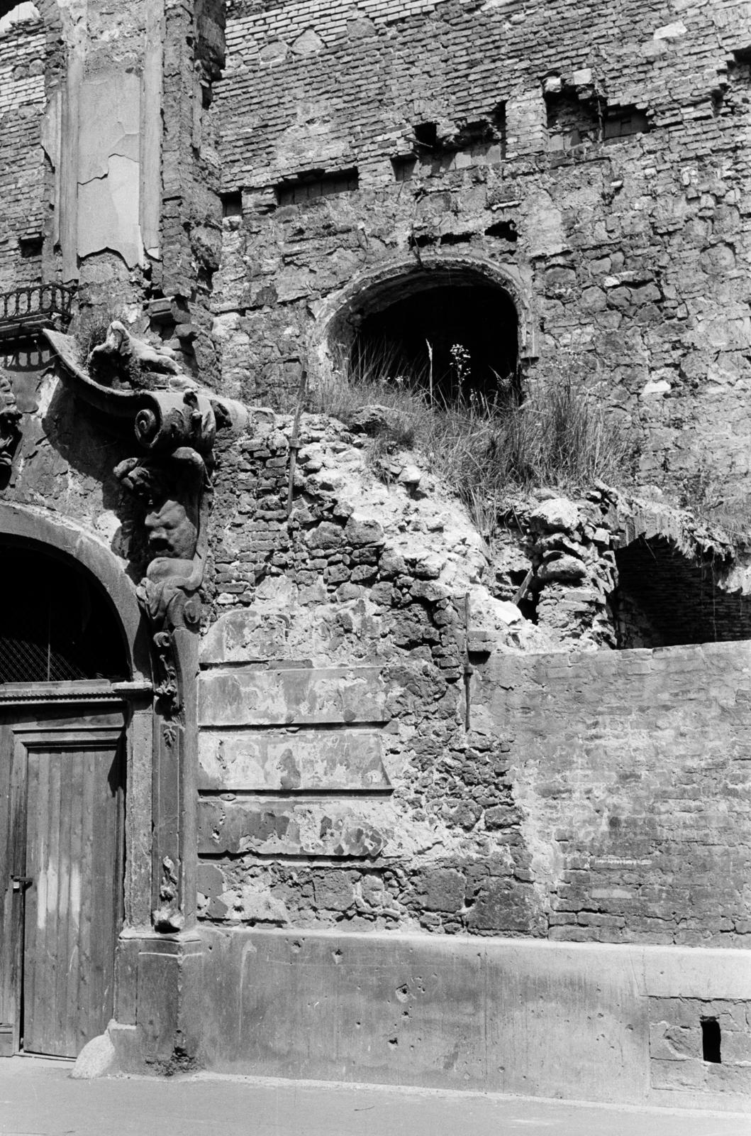 Hungary, Budapest I., Táncsics Mihály (Verbőczy) utca 1., a korábbi brit követség lerombolt épülete., 1966, Szalay János, Budapest, war damage, Fortepan #301501