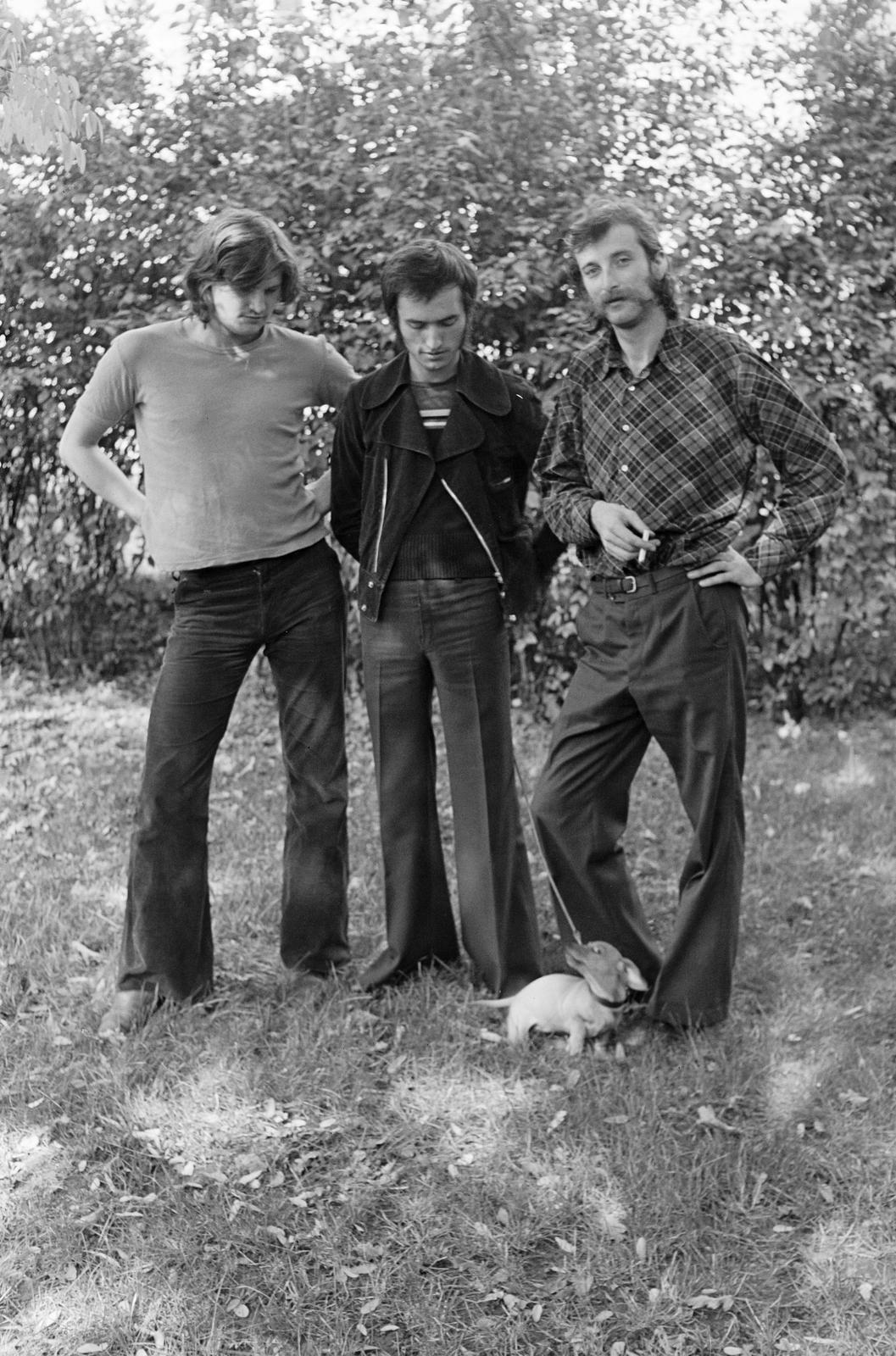 1979, Szaller Károly, dog, three people, Fortepan #301701