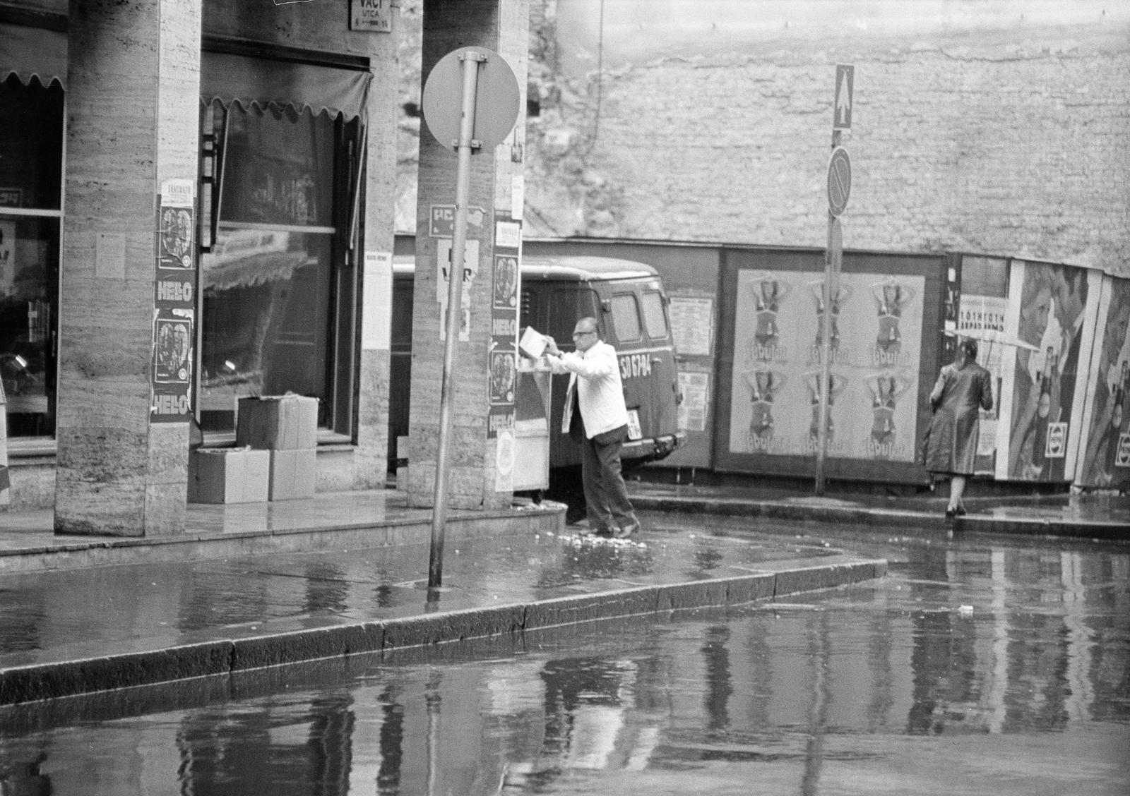 Hungary, Budapest V., a Váci utca 14-es számú épület a Régi posta utca sarkán., 1975, Szaller Károly, Budapest, Fortepan #301704