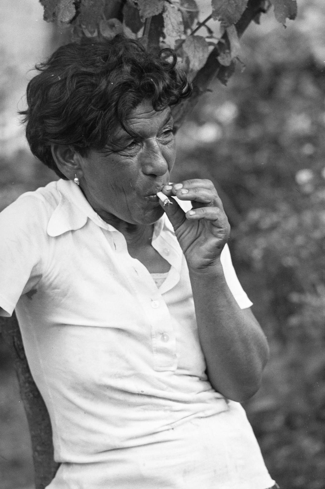 1980, Szaller Károly, cigaretta, Fortepan #301715