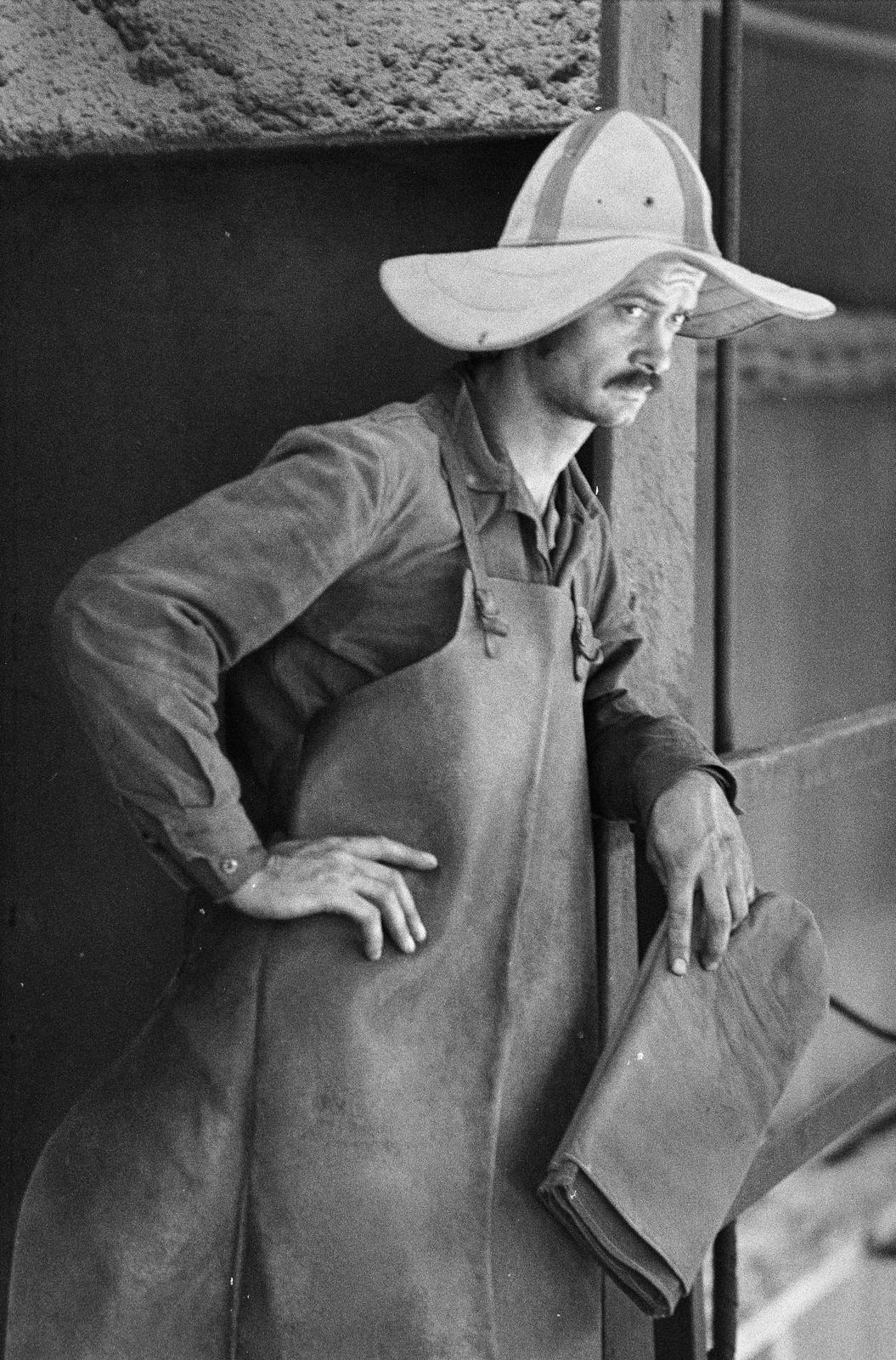 1979, Szaller Károly, Best of, protective clothing, smelter, akimbo, worker, apron, metallurgy, Fortepan #301739