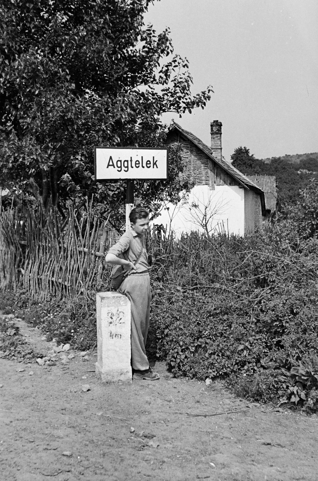 1958, Szalontai Tamás, place-name signs, Fortepan #301760