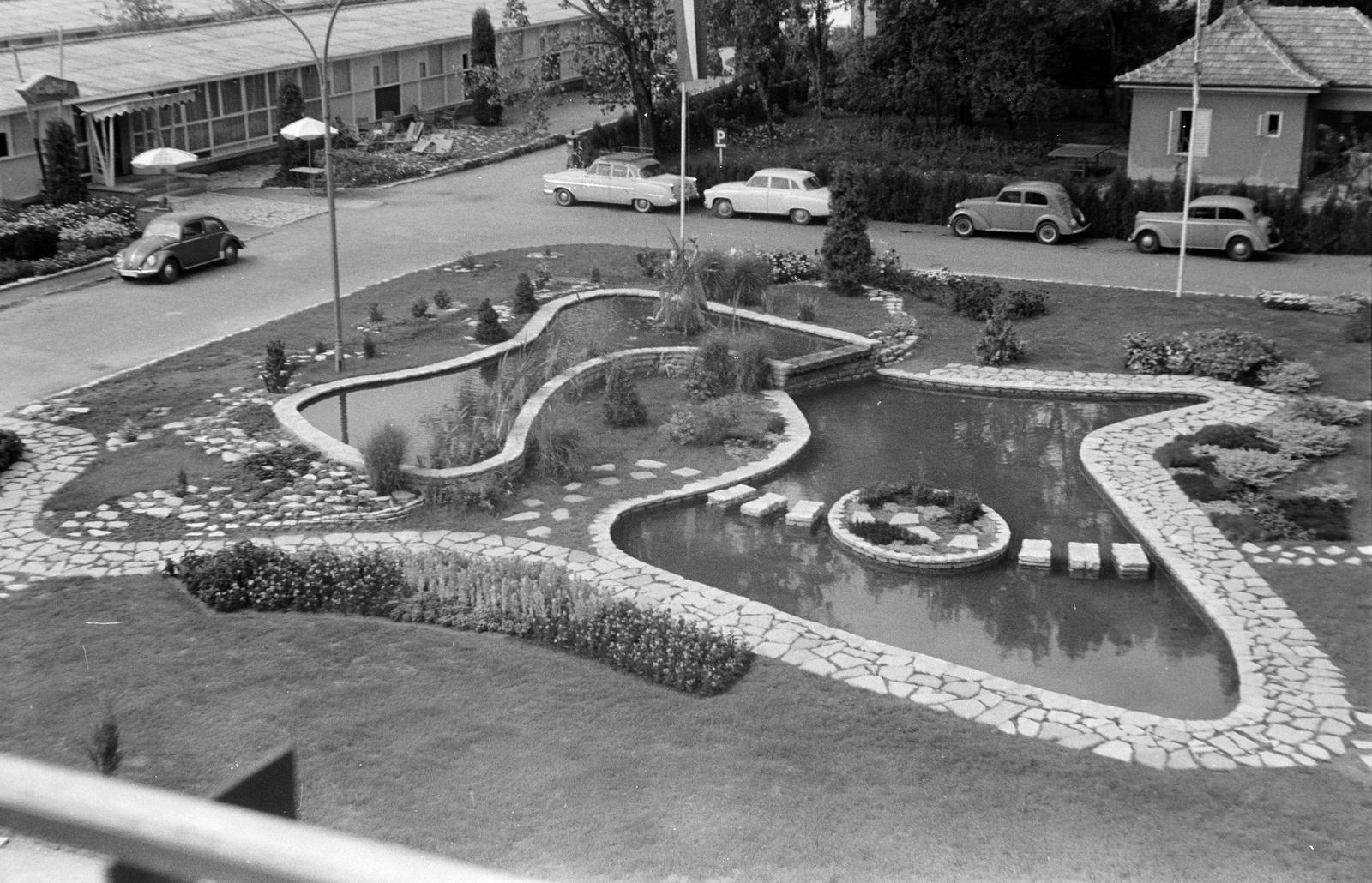 Hungary,Lake Balaton, Siófok, Glatz Henrik utca, Motel., 1963, Szalontai Tamás, tile, pool, rest area, Fortepan #301836
