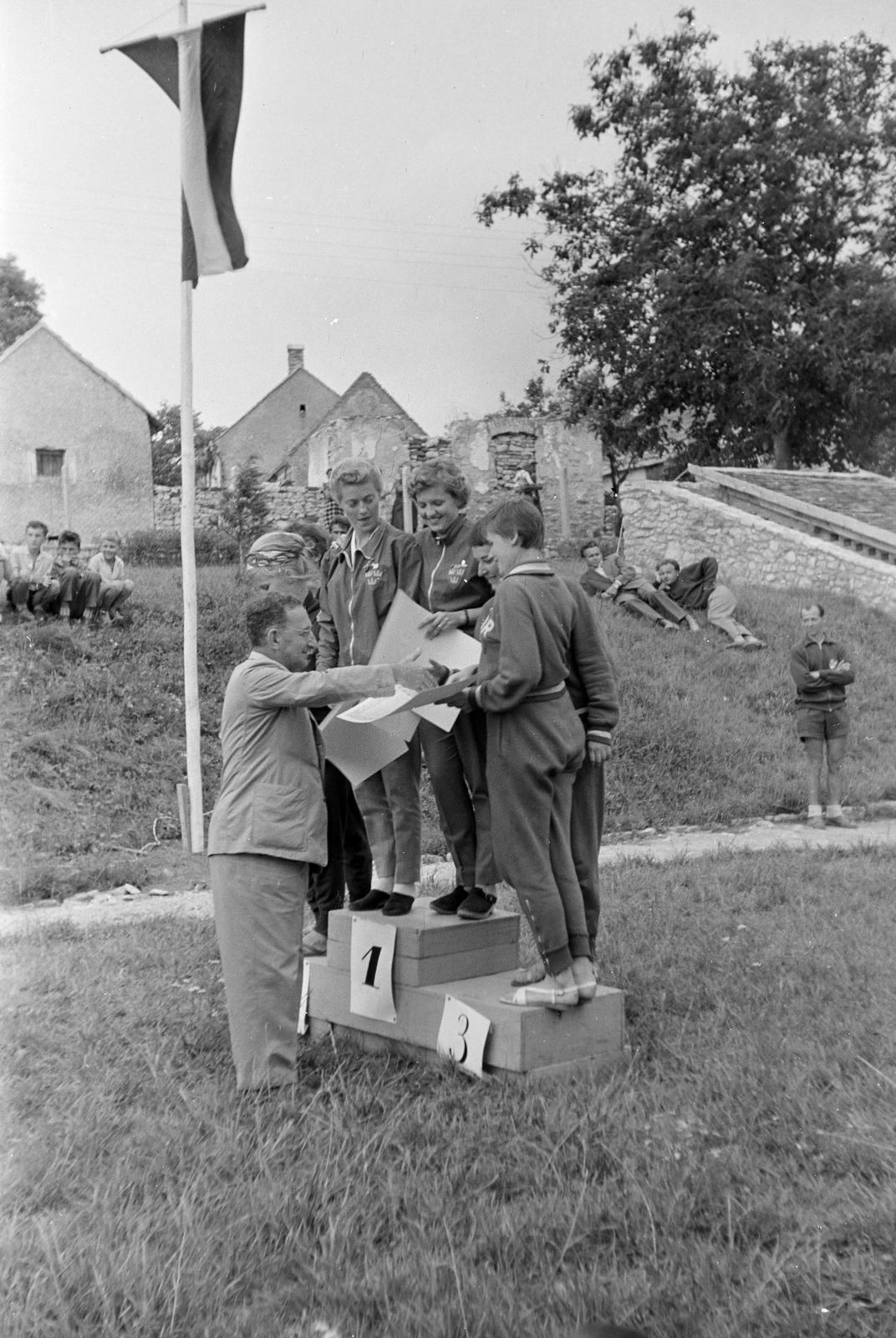 1964, Szalontai Tamás, warrant, announcement of results, stand, Fortepan #301870