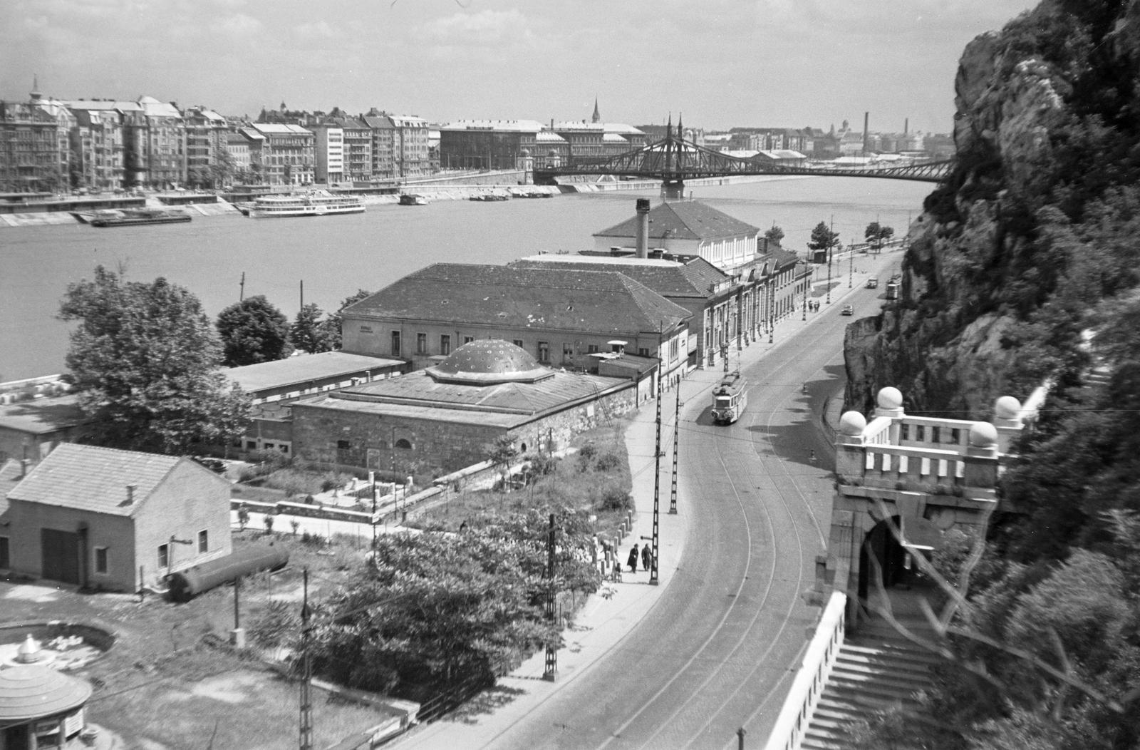 Hungary, Budapest I., kilátás a Szent Gellért lépcsőtől a Rudas fürdő és a Szabadság híd felé., 1964, Szalontai Tamás, Turkish bath, picture, hillside, Budapest, Fortepan #301894