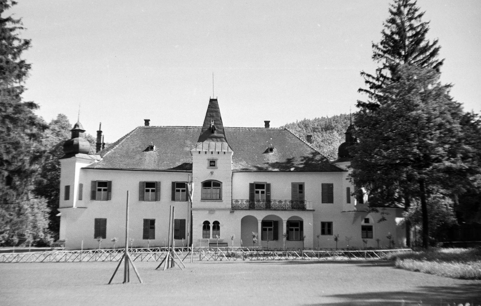 Hungary, Háromhuta, Újhuta, Kossuth út 2., Bretzeinheim - Waldbott vadászkastély., 1964, Szalontai Tamás, building, venetian blind, Fortepan #301908
