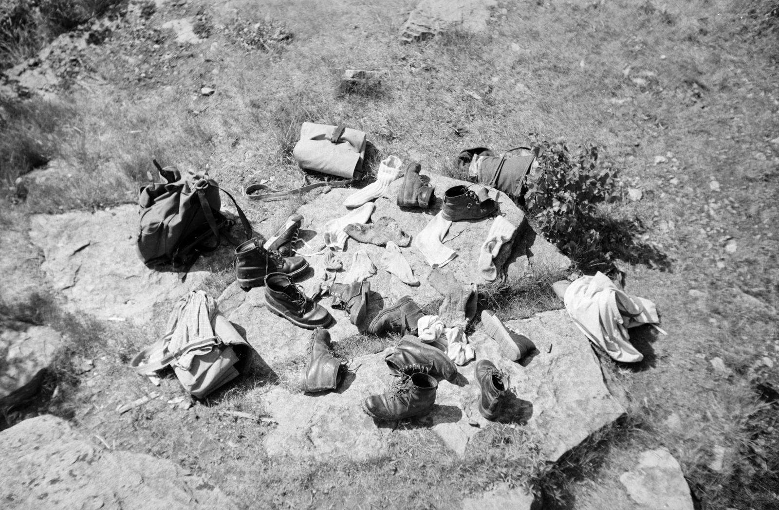 1964, Szalontai Tamás, zokni, cipő, bakancs, Fortepan #301910