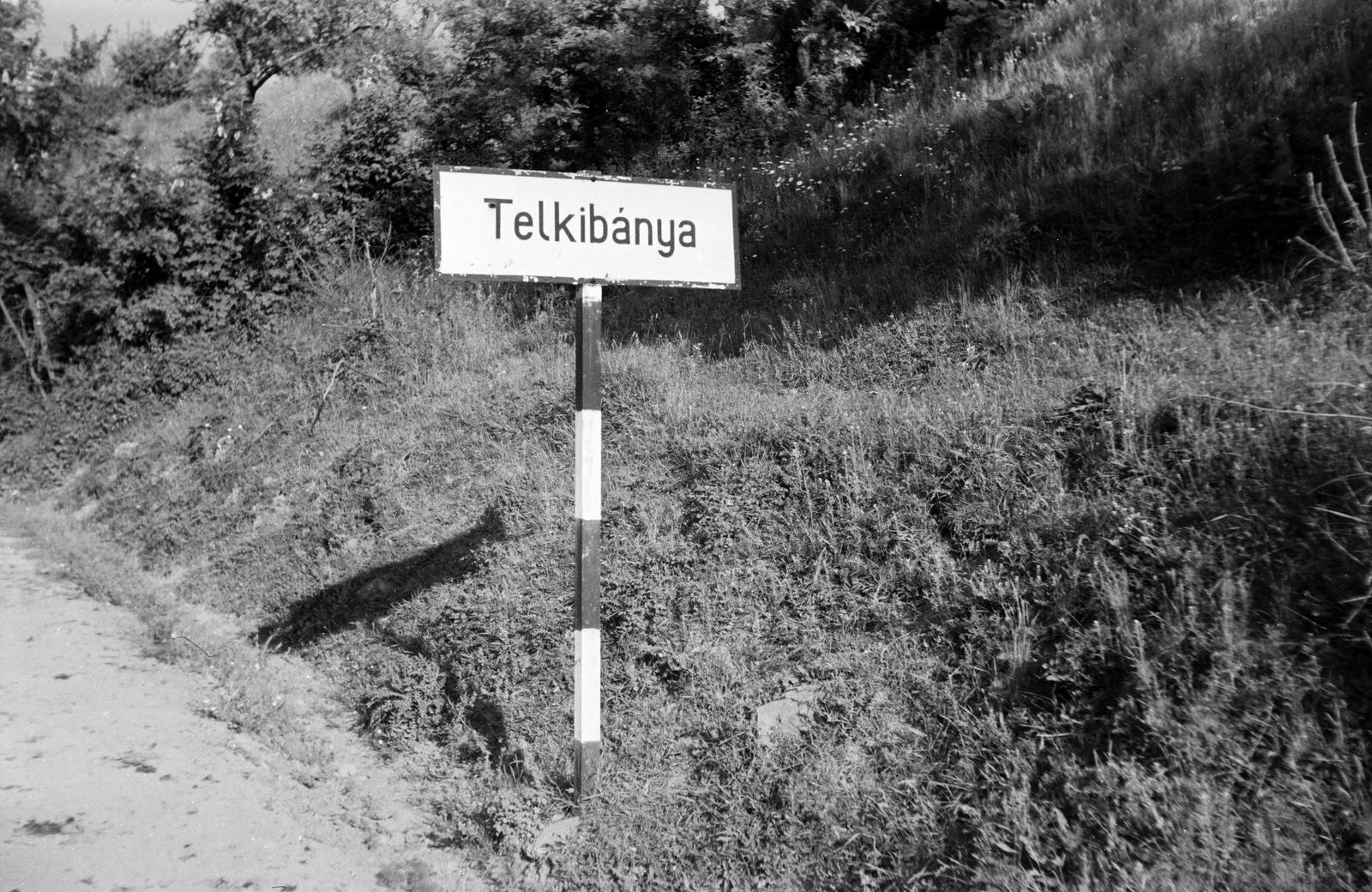 1964, Szalontai Tamás, helységnév tábla, Fortepan #301916